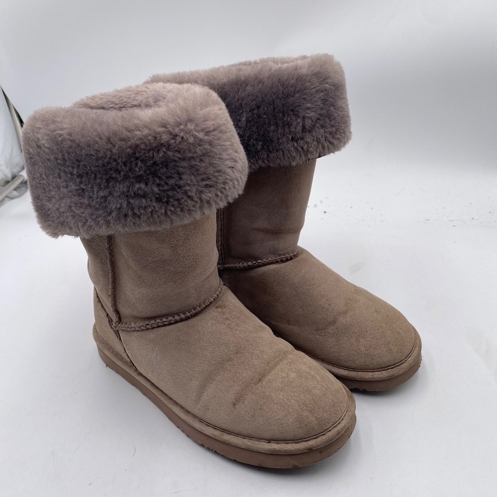 Lamo Sheepskin Style Faux Fur Cuff Boots Womens‎ Size 8 Taupe Brown Suede Winter